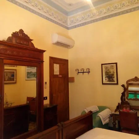 Le Villi Friendly Alojamento de Acomodação e Pequeno-almoço Torre do Lago Puccini